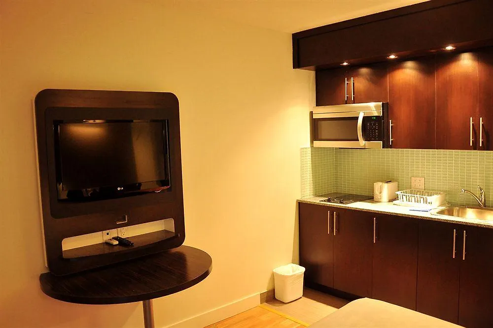 Studio 6 Downtown Toronto Aparthotel