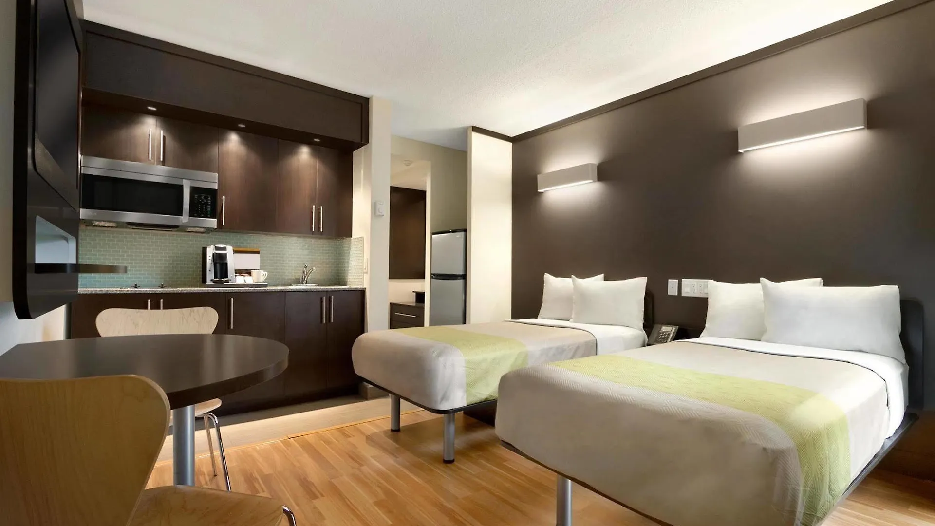 Studio 6 Downtown Toronto Aparthotel