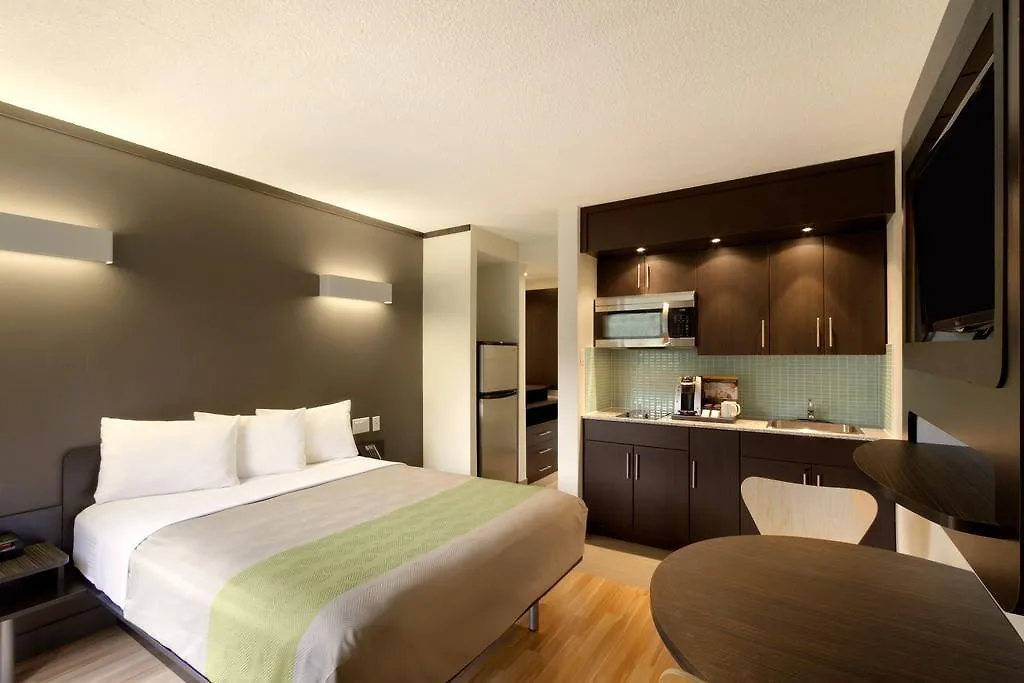 Studio 6 Downtown Toronto Aparthotel